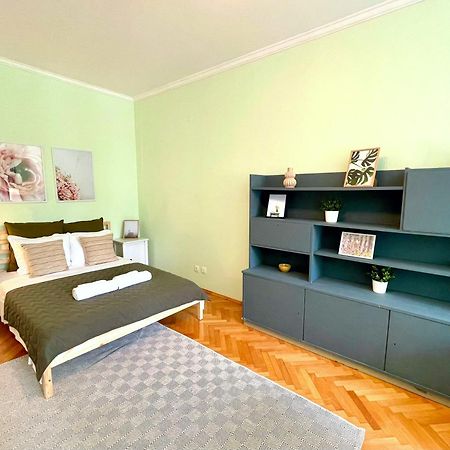 Bohemian Bright & Calm 2Br - Top Center - Private Balcony Szófia Kültér fotó